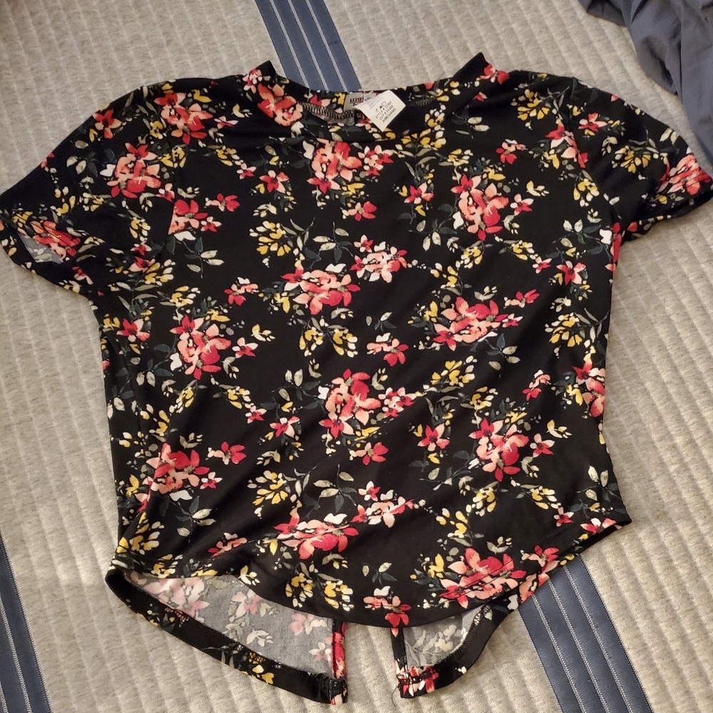 Fashion Magazine | Floral Top